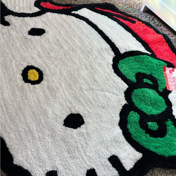 Hello Kitty Christmas Rug - Picture 2 of 4